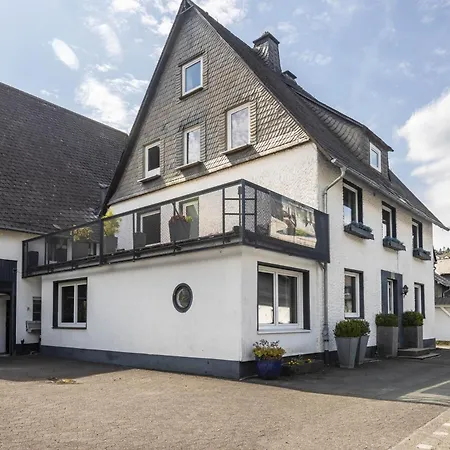 Haus Mit 12 Schlafzimmern, 8 Baeder * Winterberg