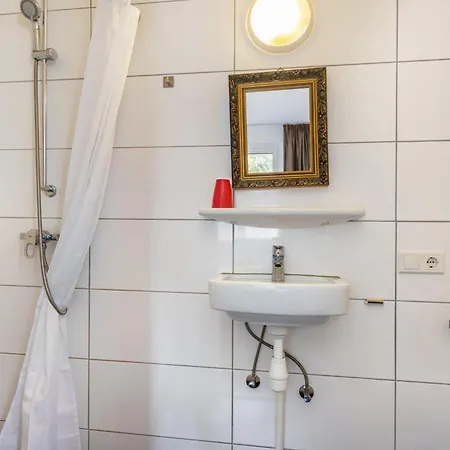 Holiday home Haus Mit 12 Schlafzimmern, 8 Baeder