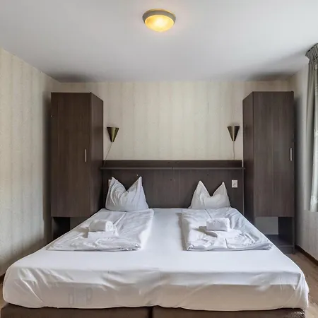 Casa de Férias Haus Mit 12 Schlafzimmern, 8 Baeder Winterberg