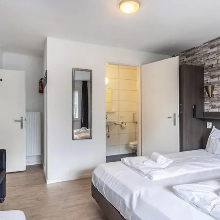 Haus Mit 12 Schlafzimmern, 8 Baeder Winterberg