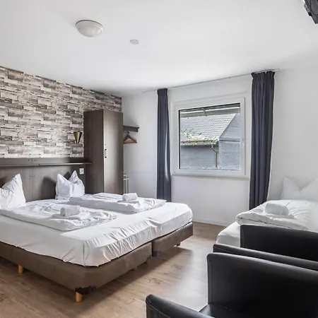 Haus Mit 12 Schlafzimmern, 8 Baeder Casa de Férias Winterberg