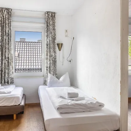 Haus Mit 12 Schlafzimmern, 8 Baeder Casa de Férias *
