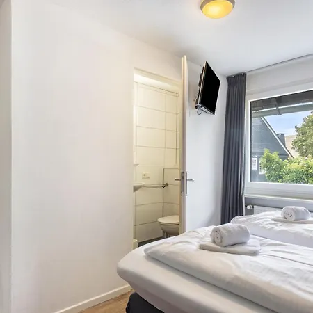 Casa de Férias Haus Mit 12 Schlafzimmern, 8 Baeder *