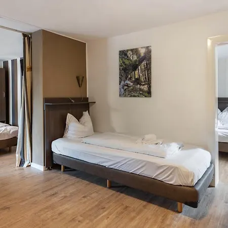 Holiday home Haus Mit 12 Schlafzimmern, 8 Baeder