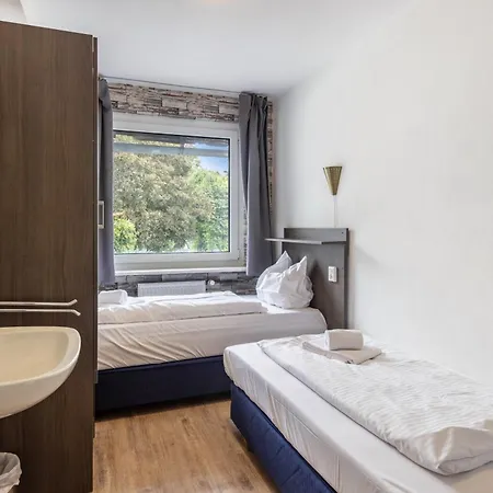 Casa de Férias Haus Mit 12 Schlafzimmern, 8 Baeder *