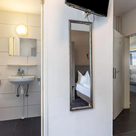 Haus Mit 12 Schlafzimmern, 8 Baeder Holiday home Winterberg